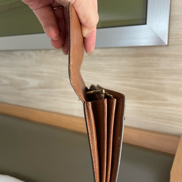 Louis Vuitton Signature Monogram Sarah Wallet - Picture 8 of 16